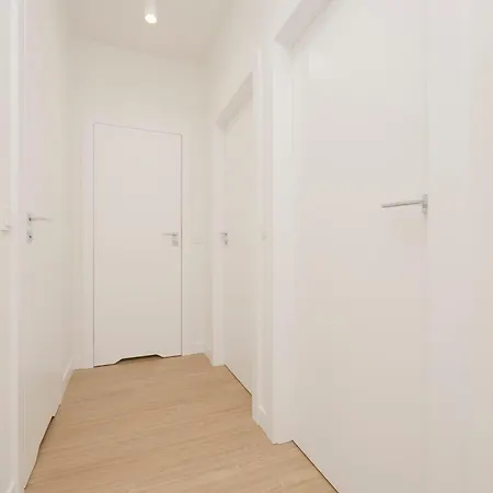 Three-bedroom Mokotow With Balcony By Renters Apartament Warszawa
