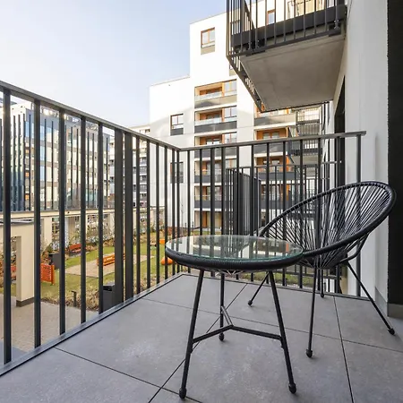 Apartament Three-bedroom Mokotow With Balcony By Renters Warszawa